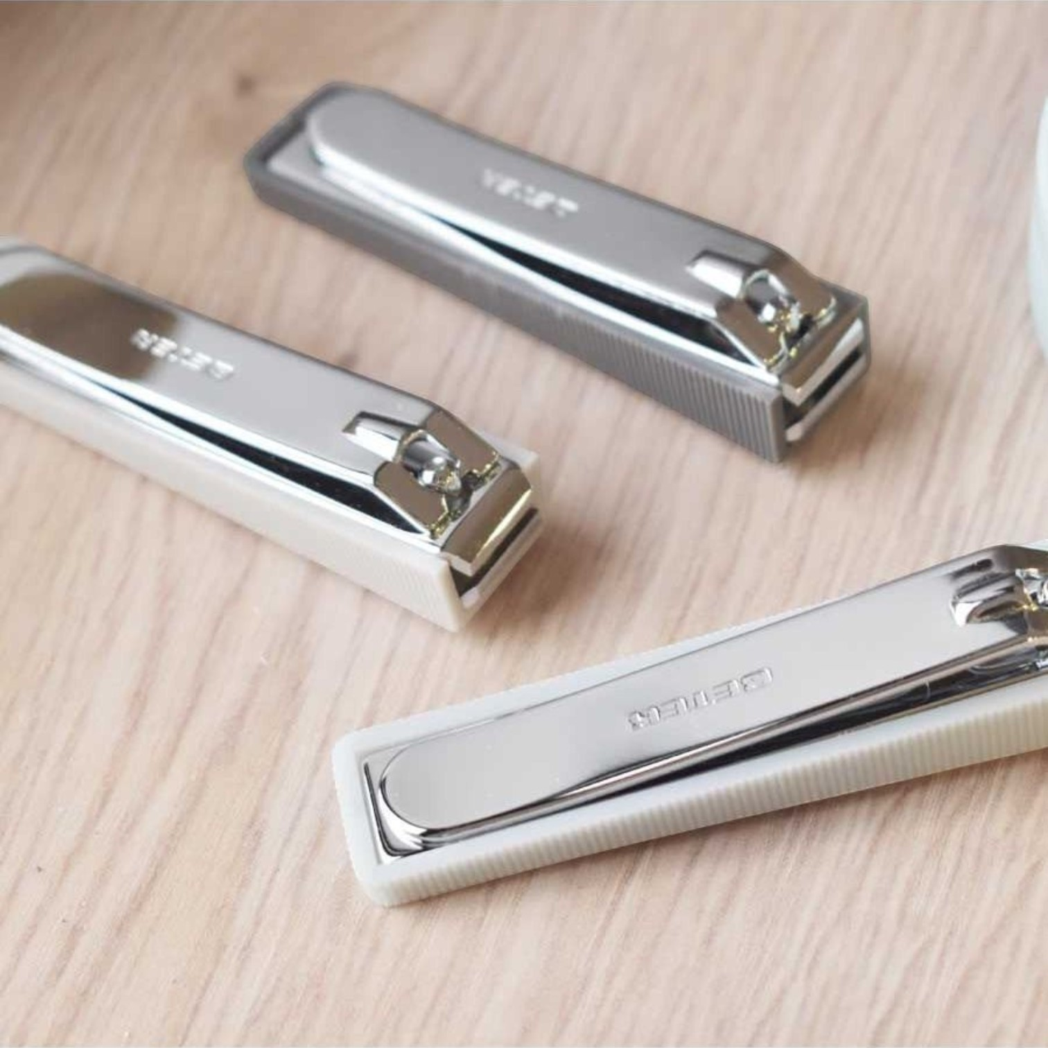 Said Salem pedicure nail clippers with straight blades and removable nail catchers for hygienic toenail trimming